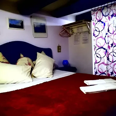 Le Stanze Di Mimi 4* נאפולי