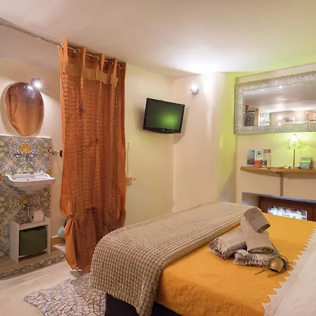 Le Stanze Di Mimi לינה וארוחת בוקר 4*