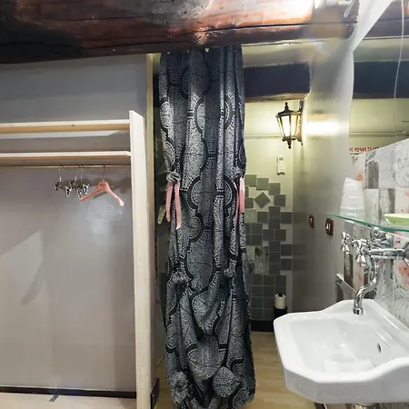 Le Stanze Di Mimi לינה וארוחת בוקר נאפולי